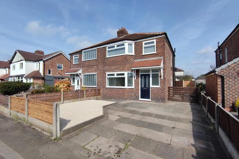 3 bedroom semi-detached house to rent, Foxhall Road, Timperley