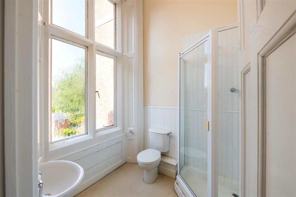56 Victoria Court internals-5.jpg