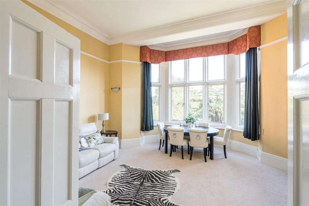 56 Victoria Court internals-9.jpg