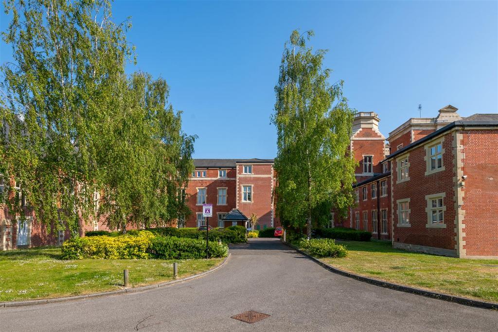 Royal Earlswood Park externals more-2.jpg