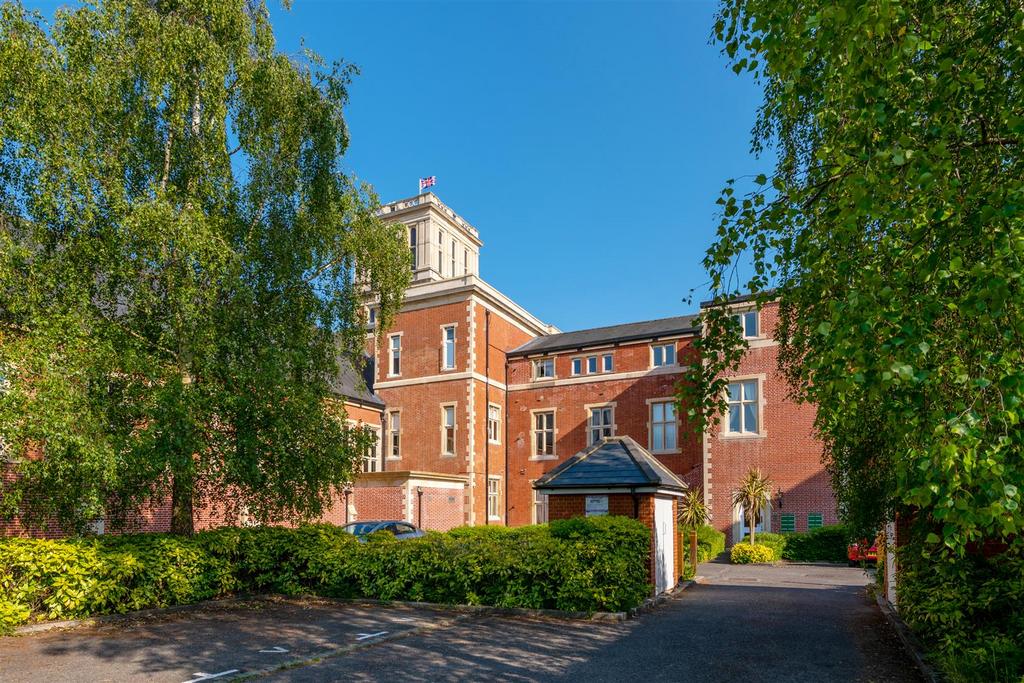 Royal Earlswood Park externals more-3.jpg