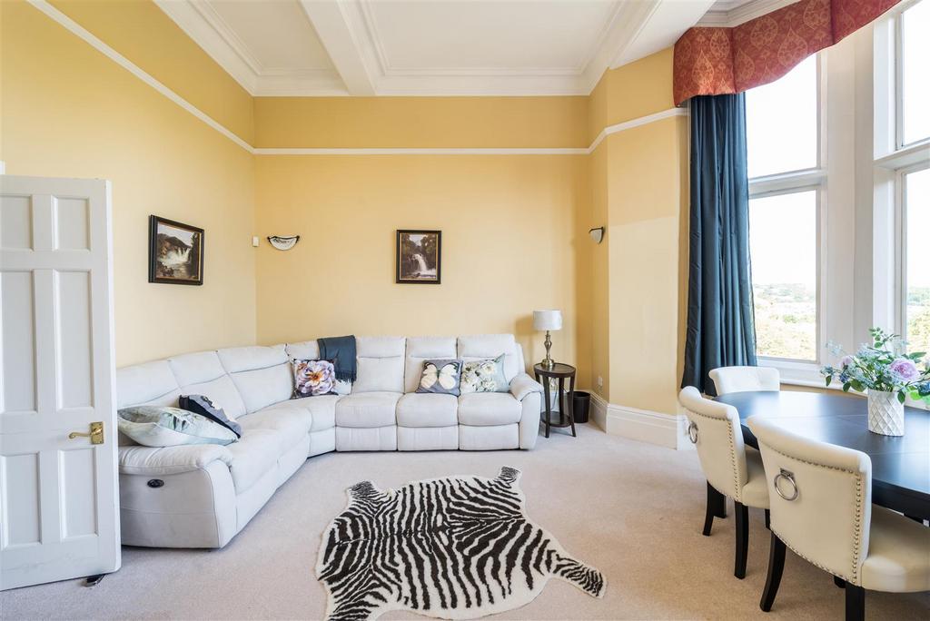 56 Victoria Court internals-10.jpg