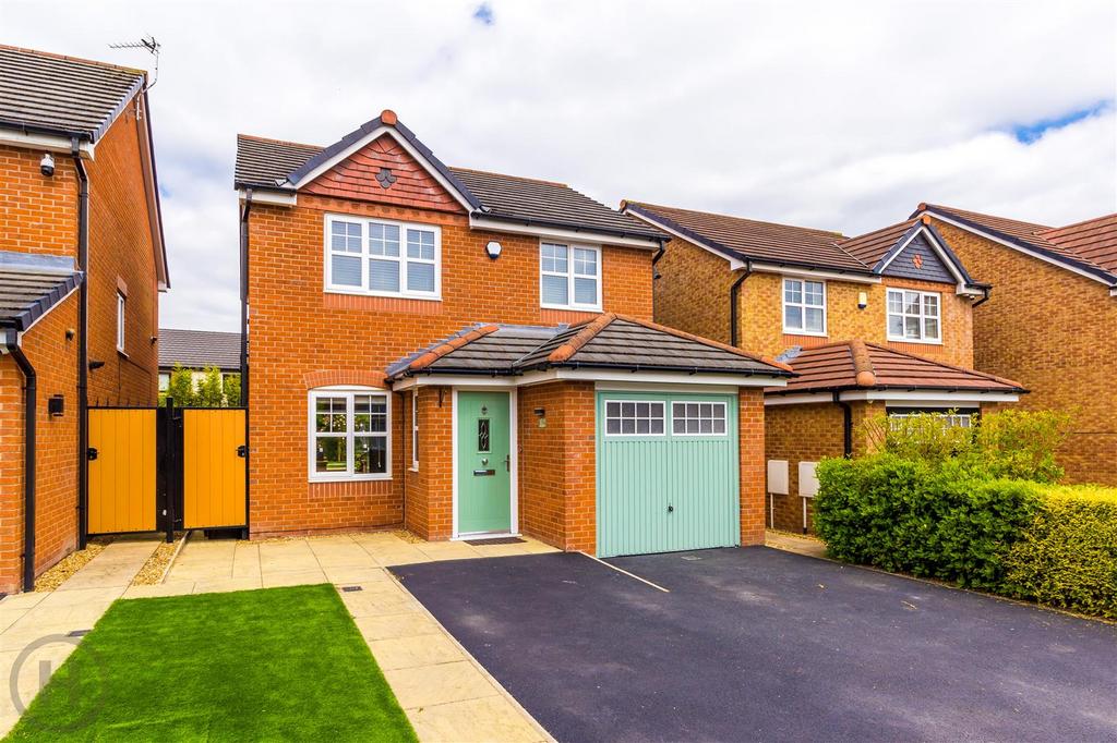 Lark Hill, Tyldesley, Manchester 3 bed detached house £1,500 pcm (£
