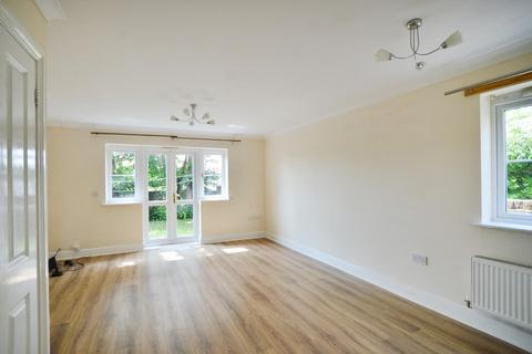 8 Arkell Gardens, Carterton, OX18 3DD