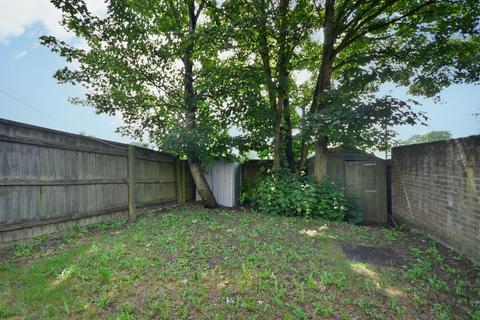 8 Arkell Gardens, Carterton, OX18 3DD