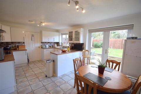 32a Meadow Close, Coychurch, Bridgend, CF35 5HH