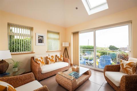 4 bedroom detached house for sale, West Farm Road, Ogmore-by-Sea, Bridgend, CF32 0PU