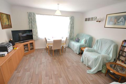9 Caesar Green, Dorchester, DT1 2RJ