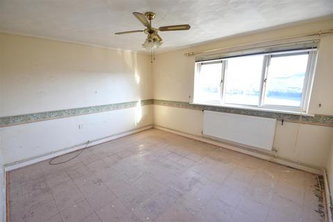 16 Cae Glas, Pencoed, Bridgend, CF35 5PH