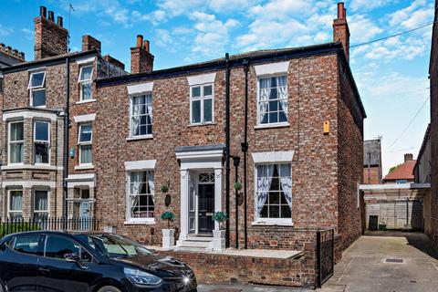 5 bedroom end of terrace house for sale, Penleys Grove Street, York