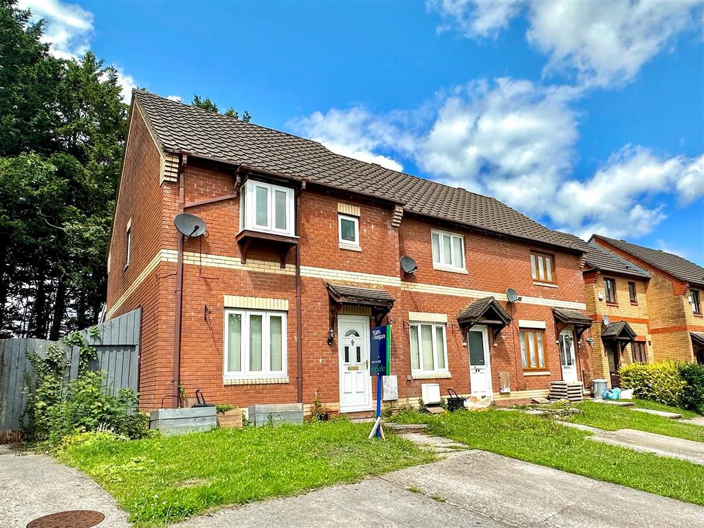 St Davids Close, Brackla, Bridgend County Borough, CF31 2BN 3 bed end