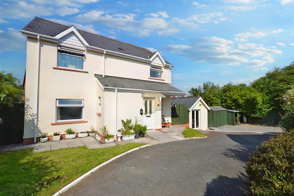 Haverfordwest 5 bed detached house for sale £320,000