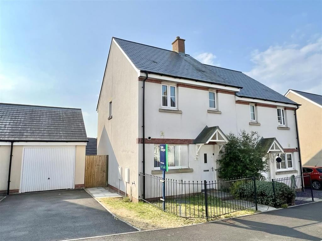 Ffordd Y Draen, Coity, Bridgend County Borough, CF35 6BF 3 bed semi