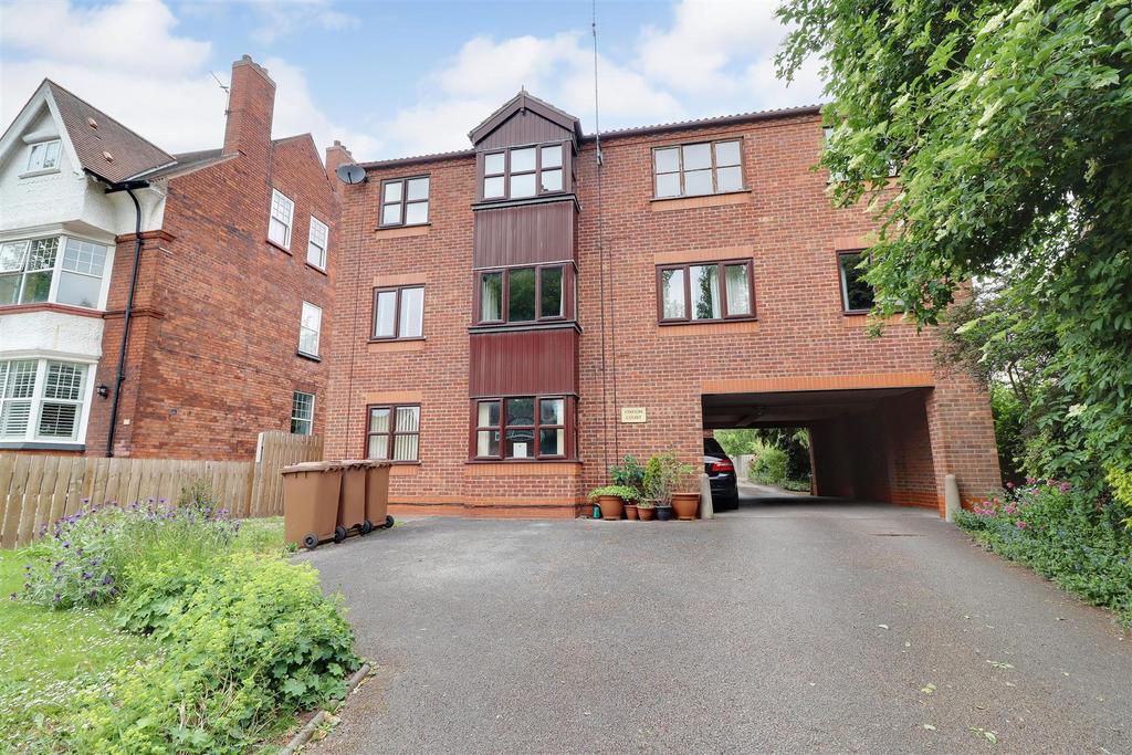 Station Court Station Road, Hessle 2 bed flat for sale £99,950