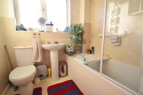 91 The Spinney, Brackla, Bridgend, CF31 2JE