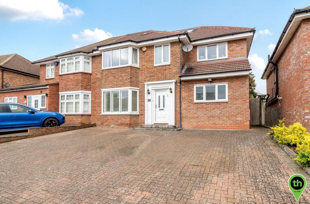 Francklyn Gardens, Edgware 4 bed semidetached house £950,000