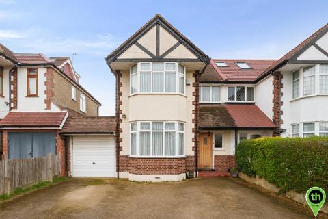 180 Broadfields Avenue, Edgware, HA8 8TF