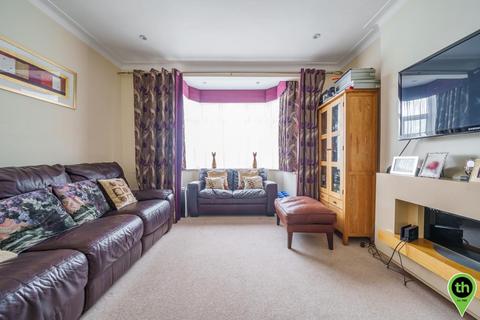 180 Broadfields Avenue, Edgware, HA8 8TF