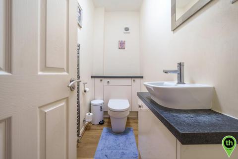 180 Broadfields Avenue, Edgware, HA8 8TF