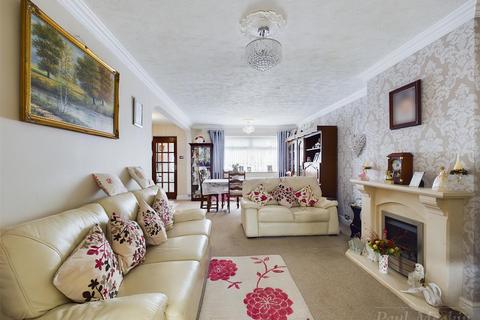 33 Heneage Crescent, New Addington, Croydon, CR0 0NX