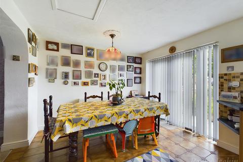 33 Heneage Crescent, New Addington, Croydon, CR0 0NX
