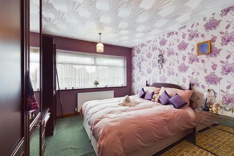 33 Heneage Crescent, New Addington, Croydon, CR0 0NX
