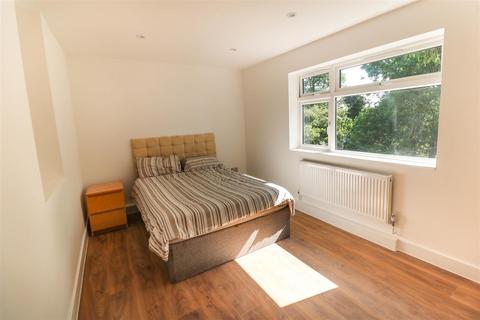 118 Spring Hills, Harlow, CM20 1TA