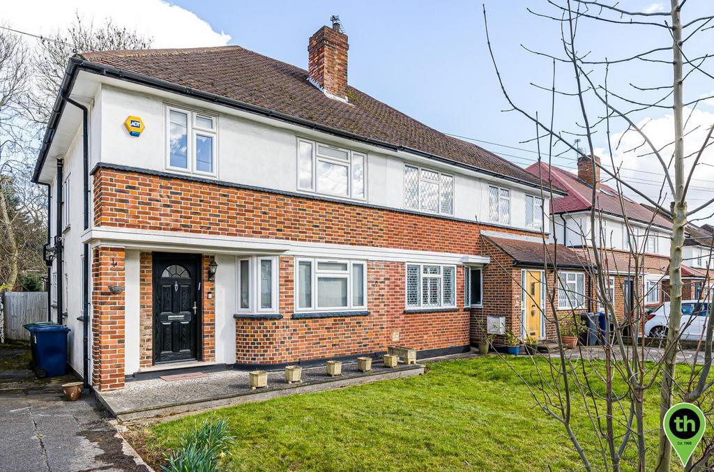 The Grove, Edgware 3 bed semidetached house for sale £650,000