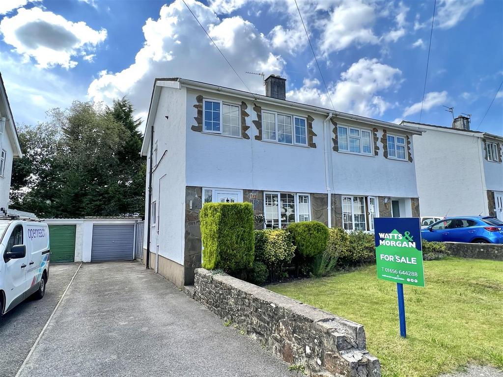 13 Taliesin Close, Pencoed, Bridgend, Bridgend County Borough, CF35 6JR