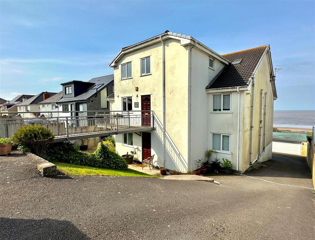 Rivermouth Court, Main Road, OgmorebySea, CF32 0PD 2 bed apartment