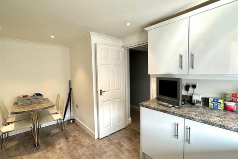 2 bedroom apartment for sale, Rivermouth Court, Main Road, Ogmore-by-Sea, CF32 0PD