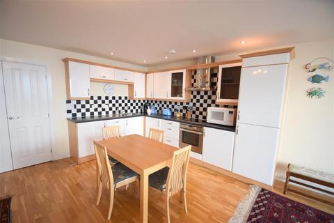 2 bedroom apartment for sale, Esplanade House, Porthcawl, Bridgend County Borough, CF36 3YE