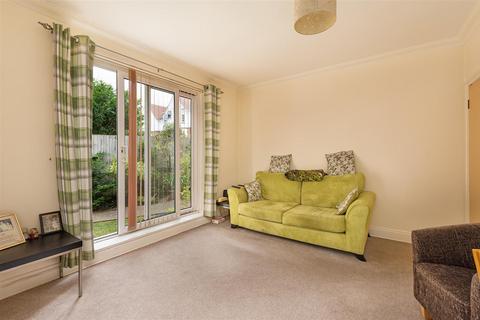 1 bedroom apartment for sale, Queens Road, Tankerton, Whitstable