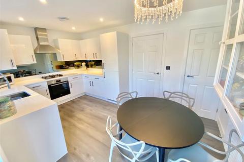 3 bedroom semi-detached house for sale - Hetherington Square, Macclesfield