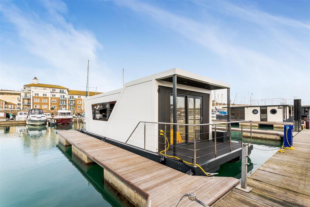 Brighton Marina Village, Brighton, BN2 1 bed houseboat for sale £170,000