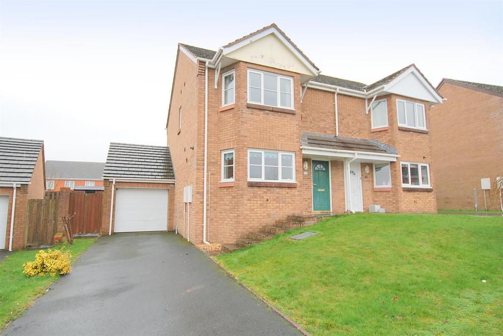 Tremont Park, Llandrindod Wells 3 bed detached house £675 pcm (£156 pw)