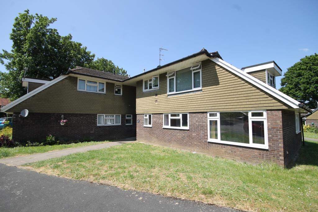 PROCTOR GARDENS, GREAT BOOKHAM, KT23 2 bed apartment £295,000