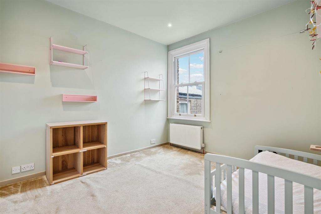 Ashbourne Grove, W4 - FOR SALE