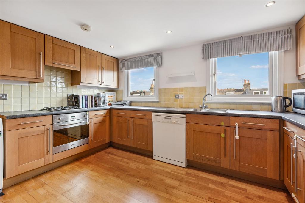 Upper Maisonette 21, Ashbourne Grove, London, W4 2