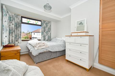 5 Benton Park Drive, Rawdon, Leeds, LS19 6AN
