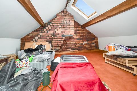 5 Benton Park Drive, Rawdon, Leeds, LS19 6AN