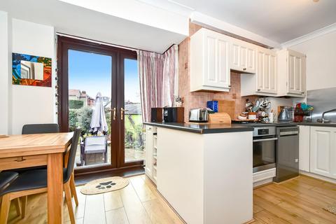 5 Benton Park Drive, Rawdon, Leeds, LS19 6AN