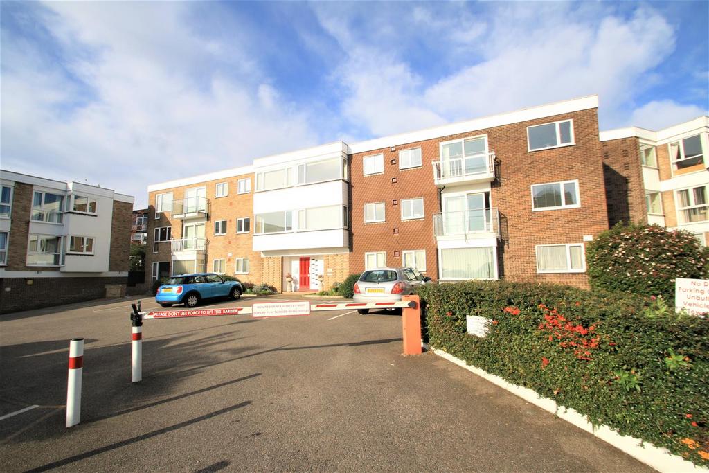 Waters Edge, Shorefield Road, WestcliffOnSea 2 bed apartment for sale