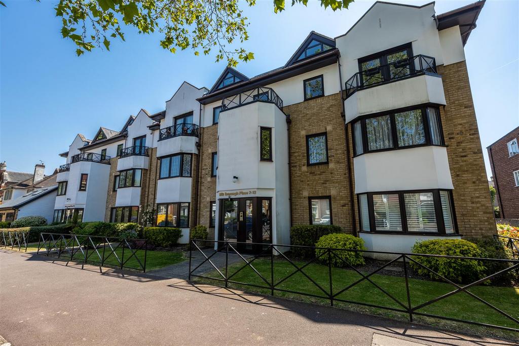Marlborough Place, Alexandra Road, SouthendOnSea 3 bed penthouse for