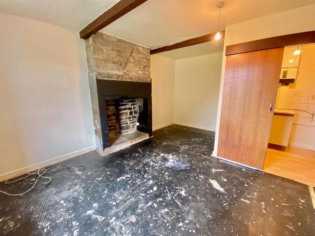 Quarmby Road, Huddersfield 2 bed terraced house for sale £95,000