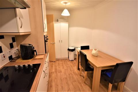 1 bedroom flat for sale, Flat 22, Penarth House, Stanwell Road, Penarth, Vale Of Glamorgan, CF64 2EY