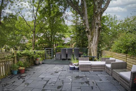 18 Hopkinson Close, Uppermill, Oldham, OL3 6BB
