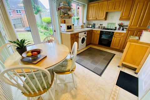 17 Armscote Grove, Hatton Park, Warwick, CV35 7TP