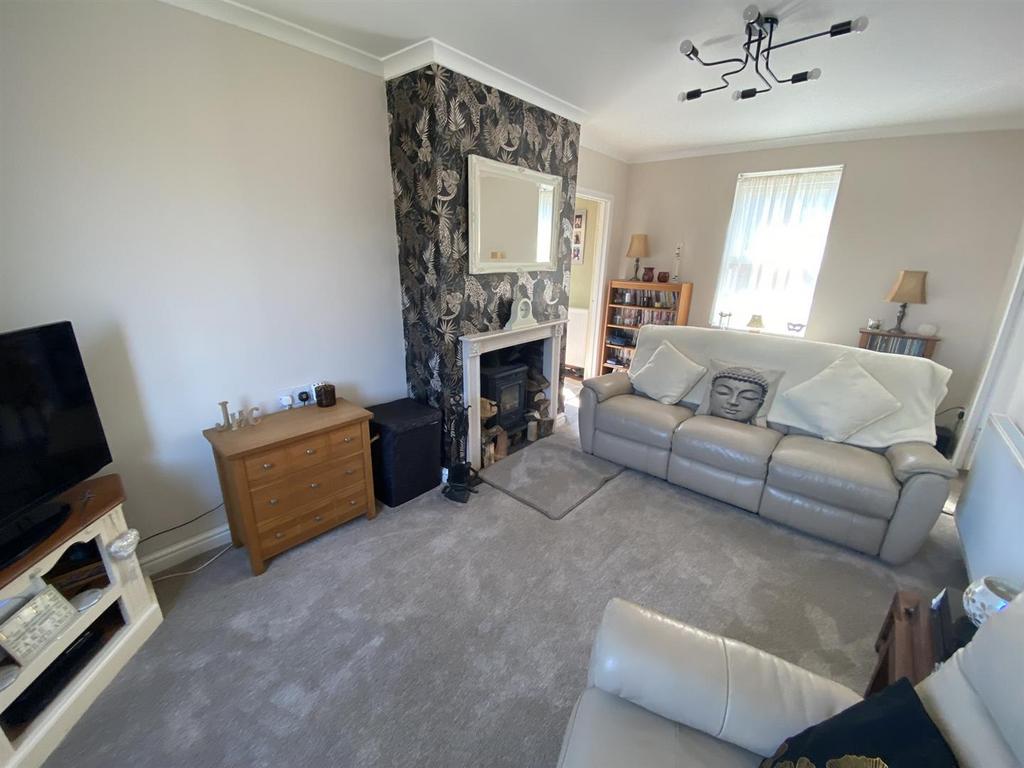 Heol Waunyclun, Trimsaran, Kidwelly 1 bed detached bungalow for sale