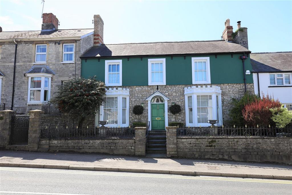 Eastgate, Cowbridge, Vale of CF71 7DG 4 bed townhouse for